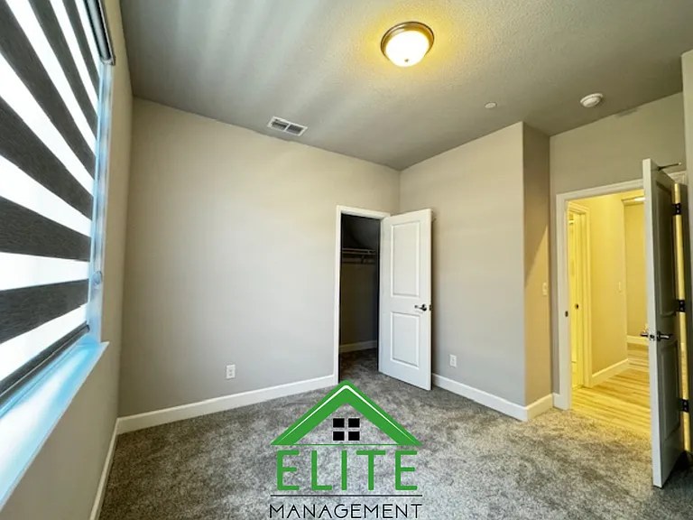 3008 Vaughn Way — Photo 22