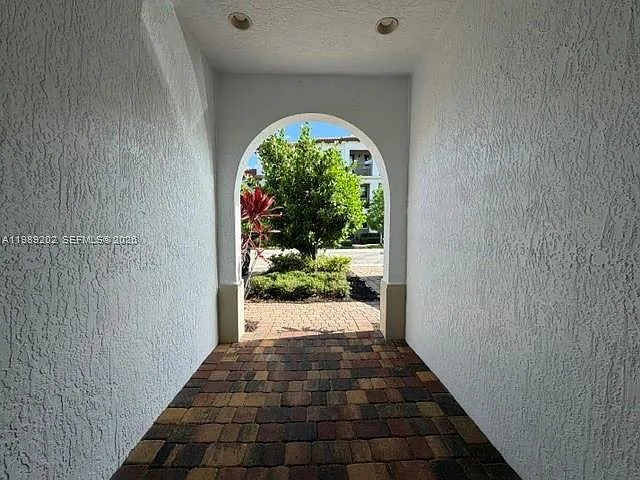 11524 SW 16th St — Photo 22