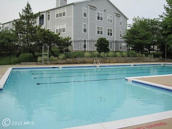 4th image of 40 Hearthstone Ct APT I