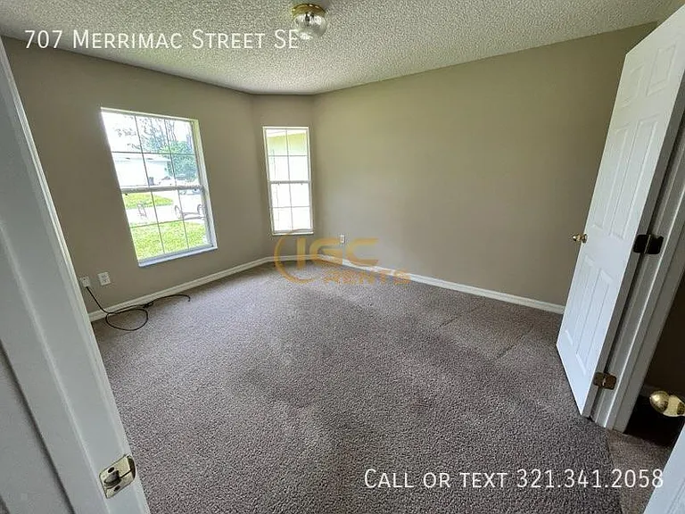 707 Merrimac St SE — Photo 9