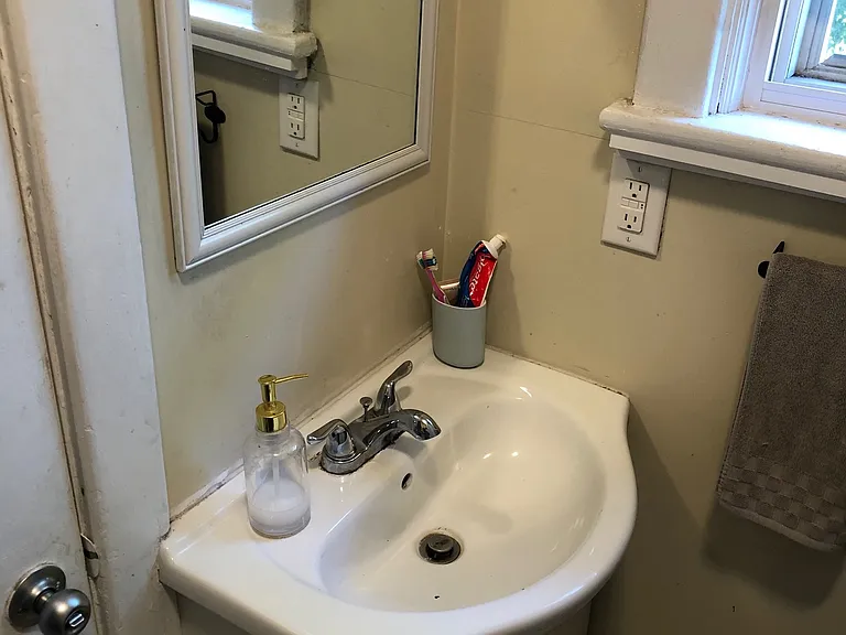 70 Belview Ave #2 — Photo 10