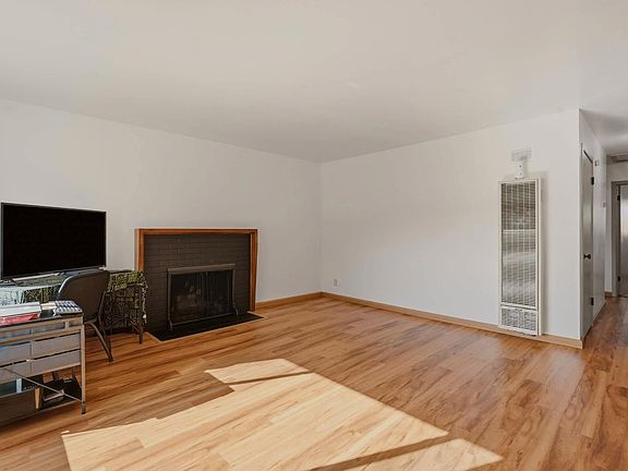 4th image of 514 Corlano Avenue