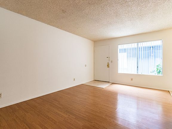 4th image of 10845 Camarillo St APT 105