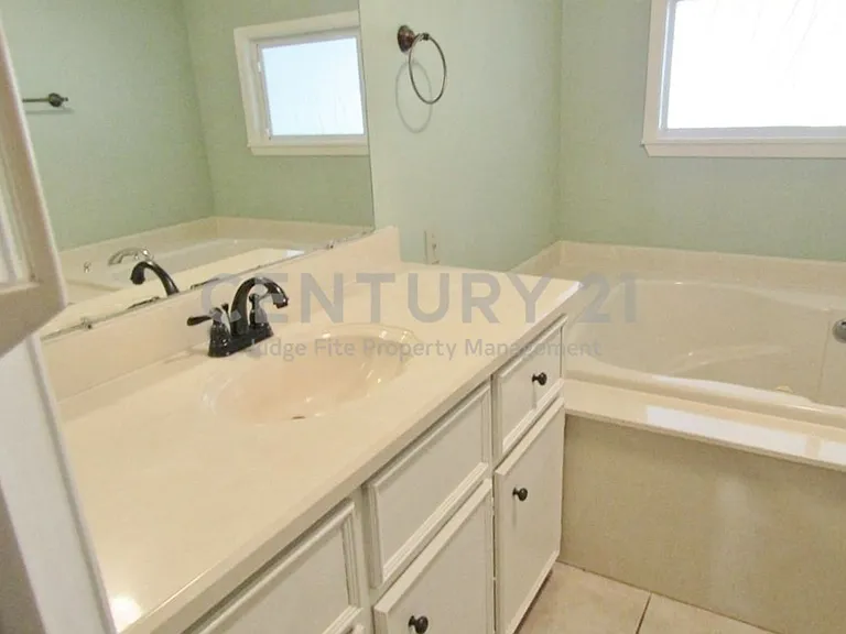 1117 Woodland Trl — Photo 9