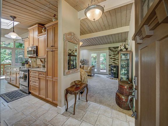 3rd image of 15765 Forest Hill Dr