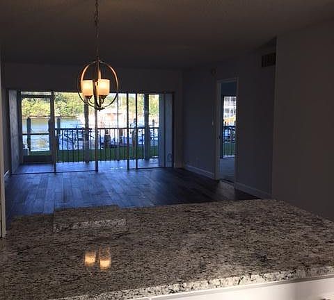 5th image of 1427 E Hillsboro Blvd APT 129
