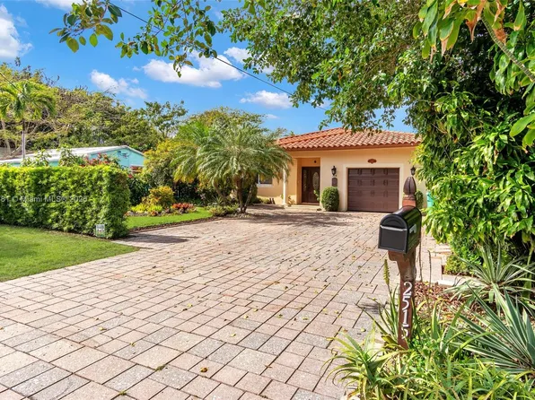 2515 NE 183rd St, North Miami Beach, FL 33160