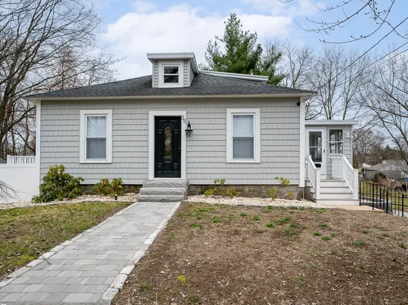 35 Wetherbee Ave, Lowell, MA 01852