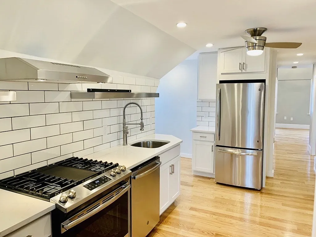 Building Photo - 39 Bucknam St #3