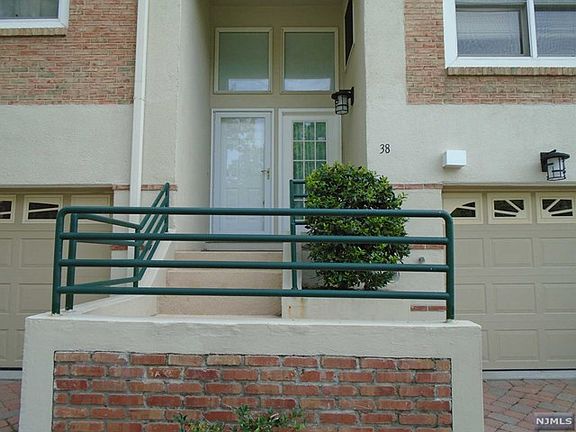 3rd image of 38 Grand Cove Way #38