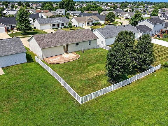 4th image of 225 Brookstone Creek Dr