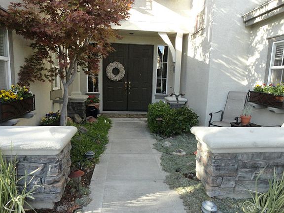 3rd image of 3309 Famille Ct