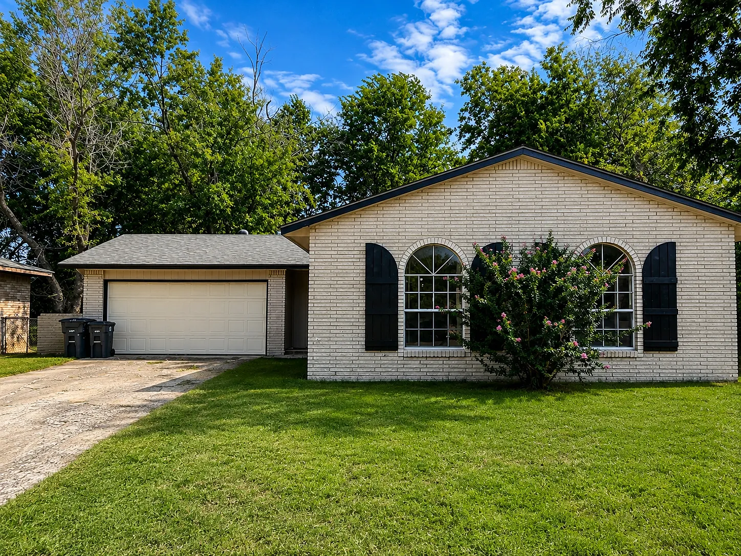 3 bed, 1.5 bath, 1285 sqft, $1,500 — Photo 2