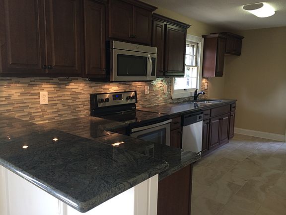4th image of 1111 Crestview Dr NW
