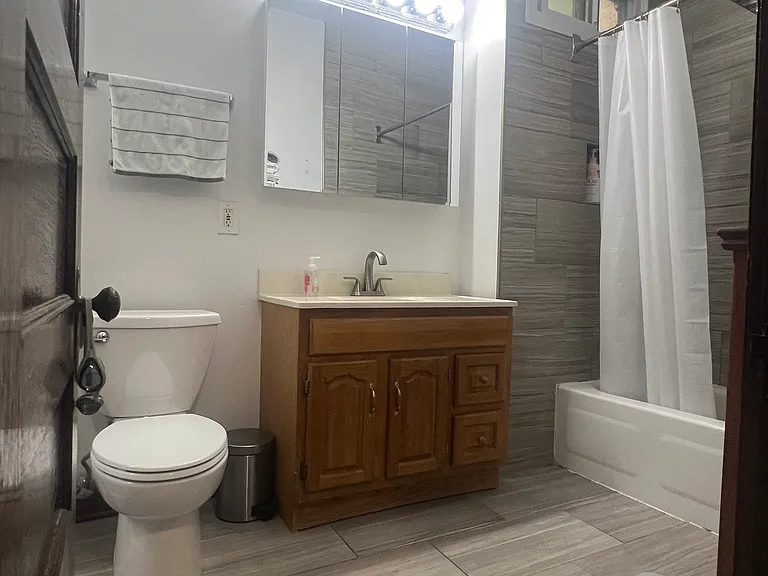 1713 Ridge Ave #301 — Photo 4