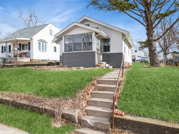 854 12th St NE, Cedar Rapids, IA 52402