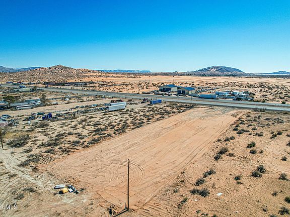3rd image of 15559 Montana Ave