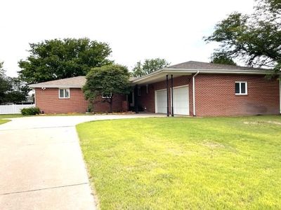 229 N High St, Ness City, KS, 67560