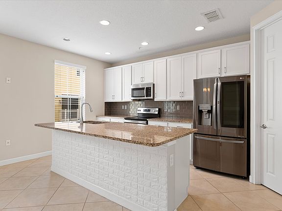 3rd image of 1198 Bolton Pl