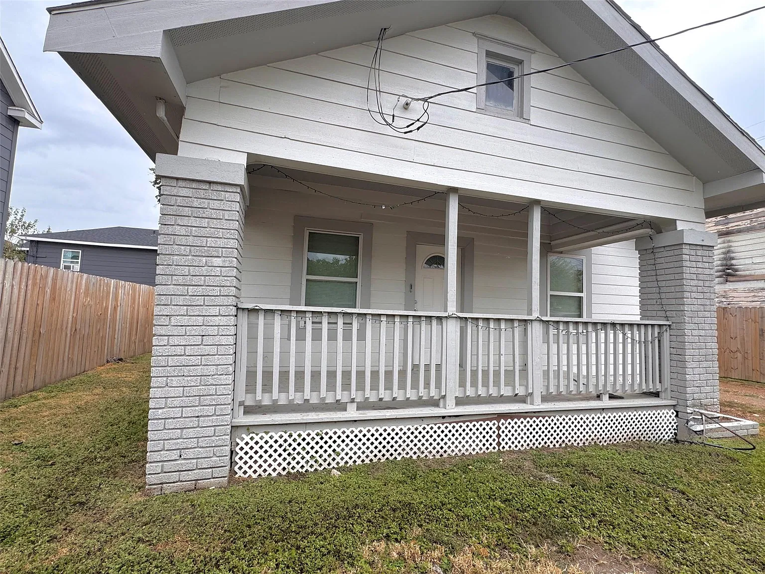 2 bed, 1.0 bath, 1001 sqft, $1,200 — Photo 1