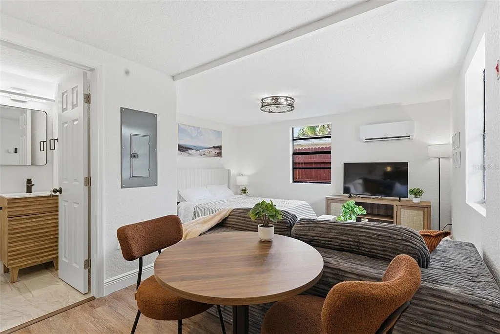 Studio, 1.0 bath, 550 sqft, $1,650 — Photo 4