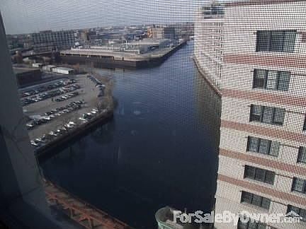 2nd image of 758 N Larrabee St APT 812