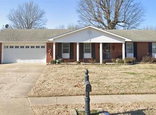 114 Autumn Dr, Sikeston, MO 63801