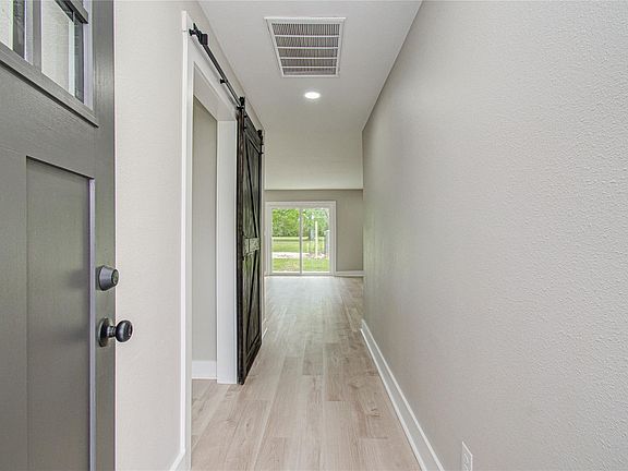 5th image of 1105 Redberry Hill Rd