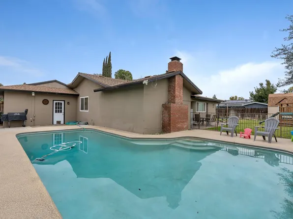 983 Ezie Ave, Clovis, CA 93611