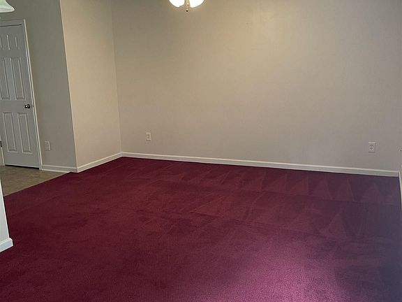 5th image of 21 Greensboro Ct