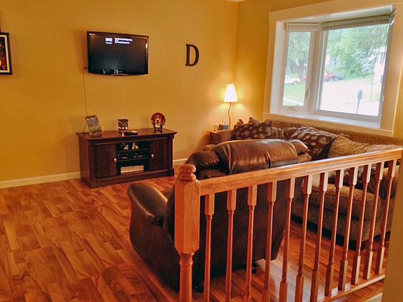 4th image of 104 Hillcrest Ave