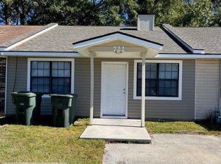 722 Sharon St, Hinesville, GA 31313