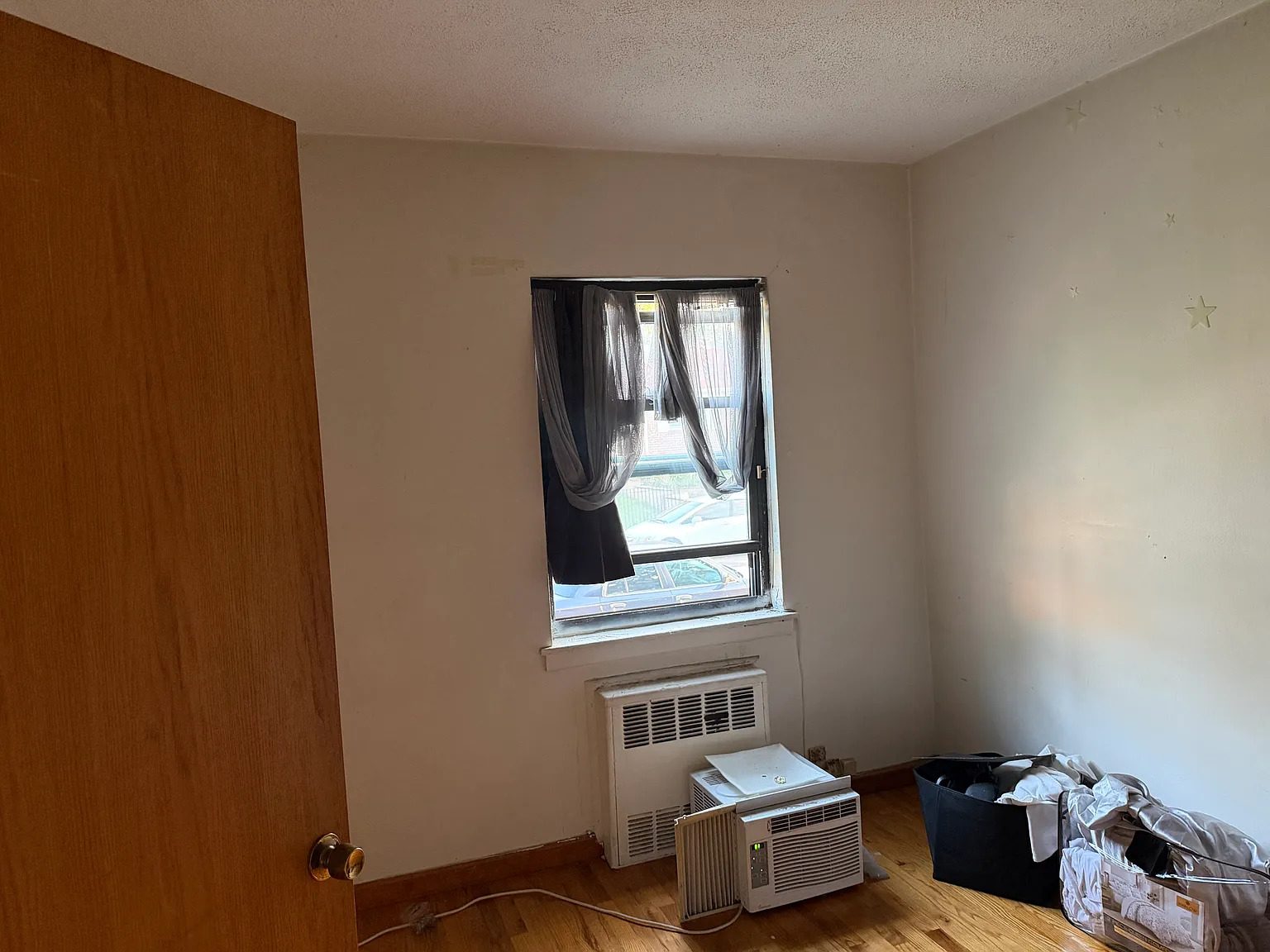 3 bed, 1600 sqft, $700 — Photo 3