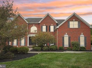 22 Hallett Dr, Pennington, NJ 08534