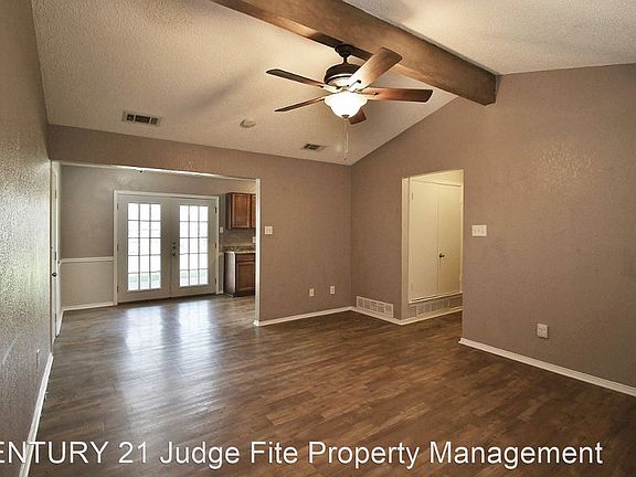 3rd image of 101 Mesa Moor Dr