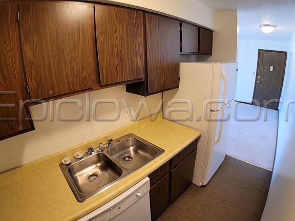 3rd image of 20 N 10th Ave #14