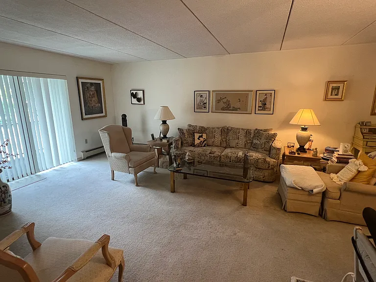 2300 Commonwealth Ave #1 — Photo 1