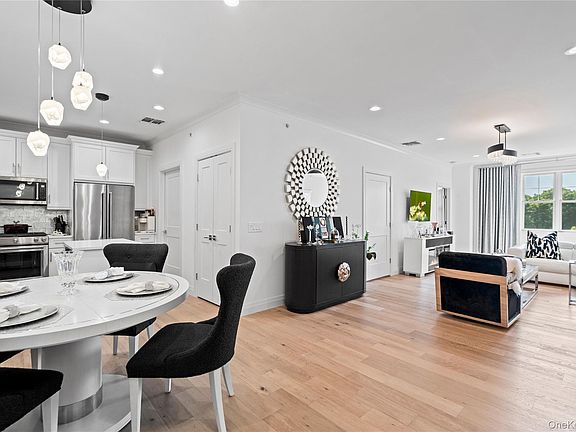 3rd image of 19303 Aspenwood Drive