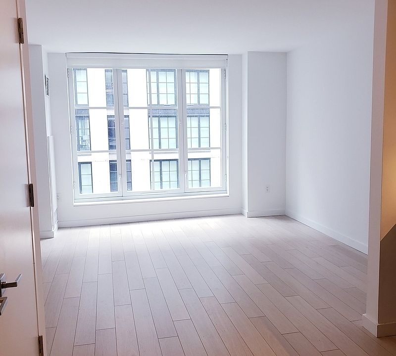 1st image of 535 W 43rd St #3E
