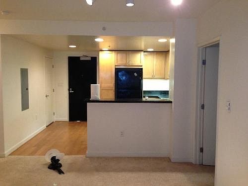 1st image of 351 King St Unit 614