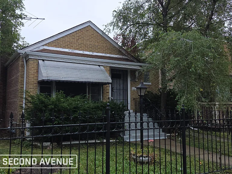 10605 S Indiana Ave — Photo 2