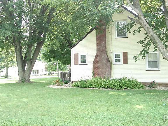 3rd image of 215 N Kellogg St
