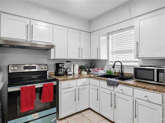 5th image of 1132 N Los Ebanos Rd