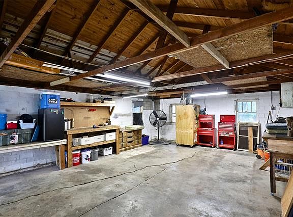4th image of 1626 Orange St