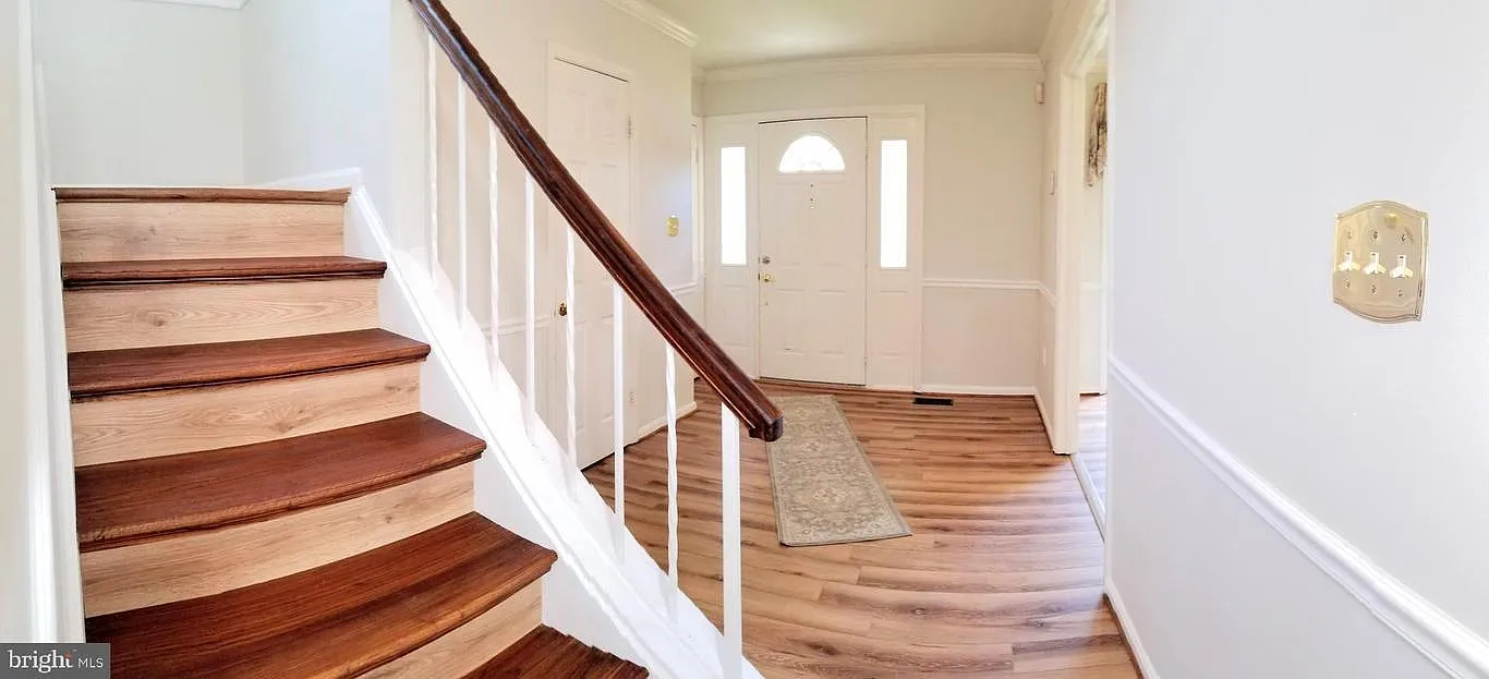 3 bed, 3.5 bath, 1812 sqft, $2,800 — Photo 3