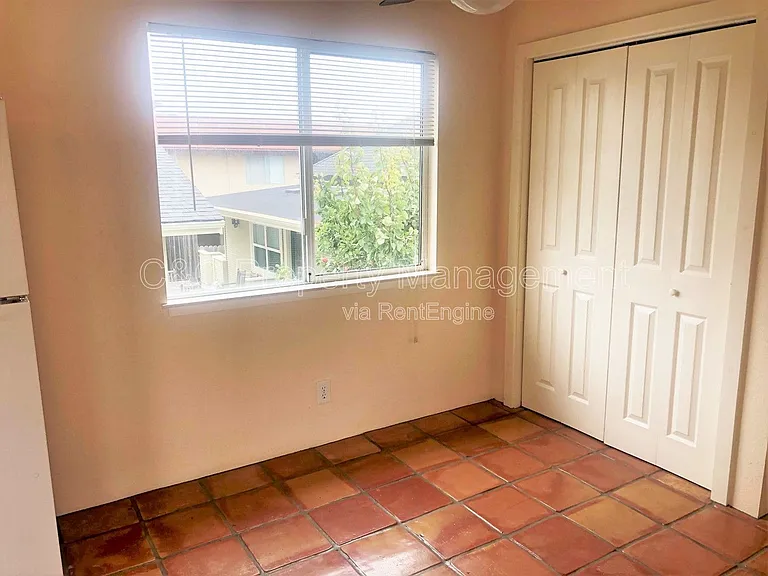 274 Watson St #A — Photo 8
