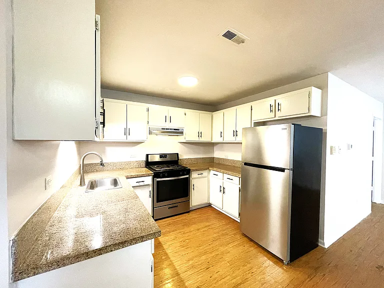 3227 S Aberdeen St #1M — Photo 4