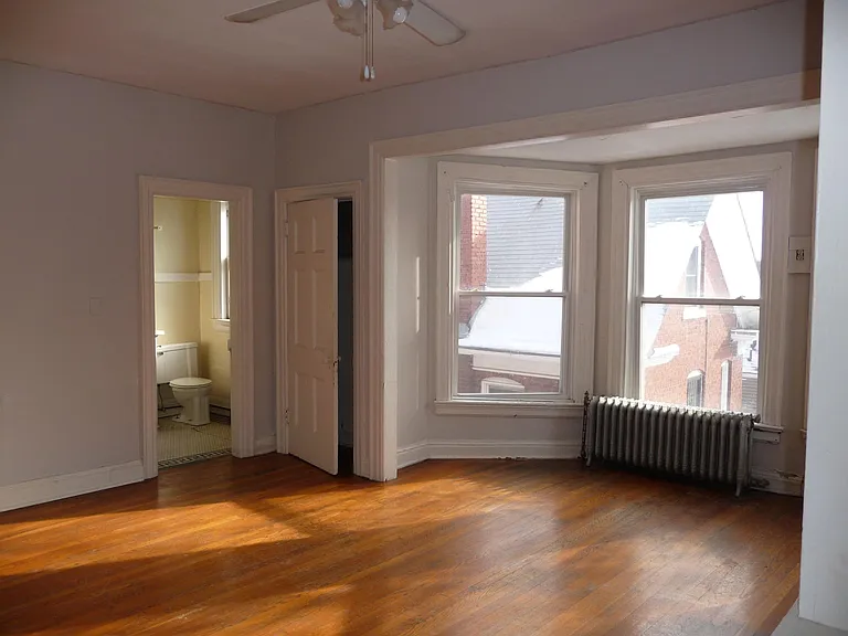1810 Jefferson St — Photo 5