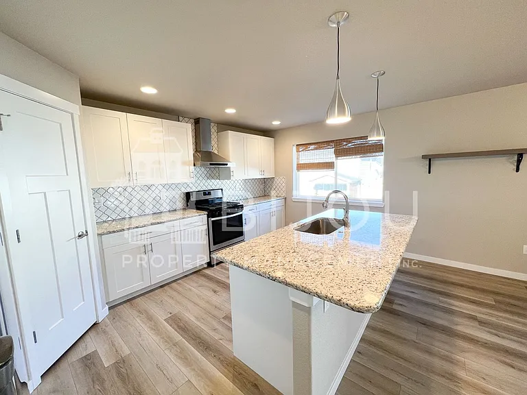 4908 Wolf Moon Dr — Photo 4
