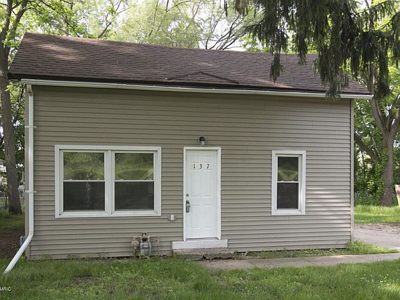 2nd image of 137 W River St